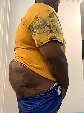 Snapshot of BigBossaNova69 chatting on November 7, 2025, 12:21 pm BigBossaNova69 online show from November 7, 2025, 12:21 pm