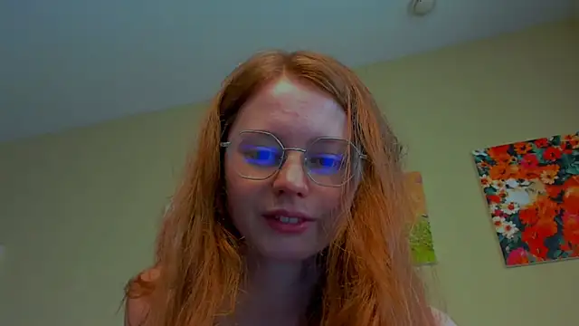 Snapshot of Fire_Luna chatting on July 3, 2026, 8:21 am Fire Luna online show from July 3, 2026, 8:21 am