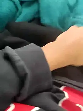 Snapshot of Juliano69xv chatting on March 30, 2026, 12:17 pm Juliano69xv online show from March 30, 2026, 12:17 pm