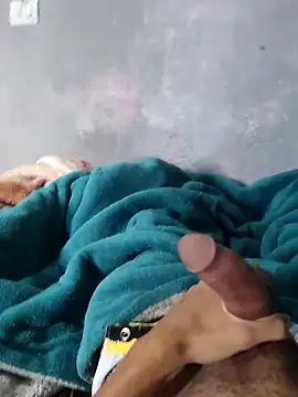 Snapshot of Juliano69xv chatting on February 23, 2026, 11:33 am Juliano69xv online show from February 23, 2026, 11:33 am