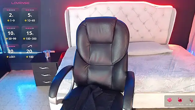 Snapshot of Danielle-Smithh chatting on March 6, 2025, 2:30 am Danielle-Smithh online show from March 6, 2025, 2:30 am