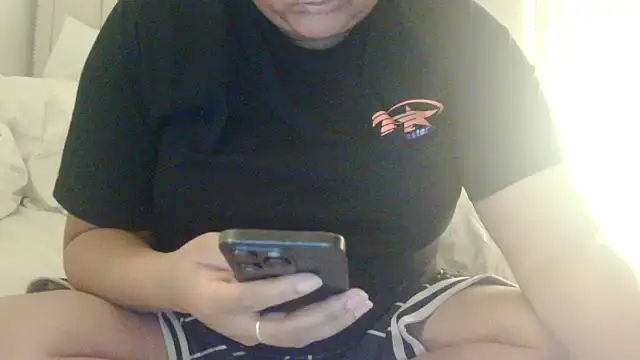 vanilla chocolate23 online show from November 2, 2025, 10:48 pm