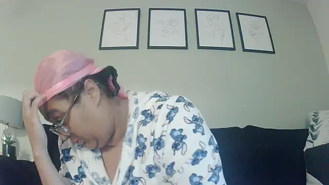 vanilla chocolate23 online show from October 7, 2025, 6:58 am