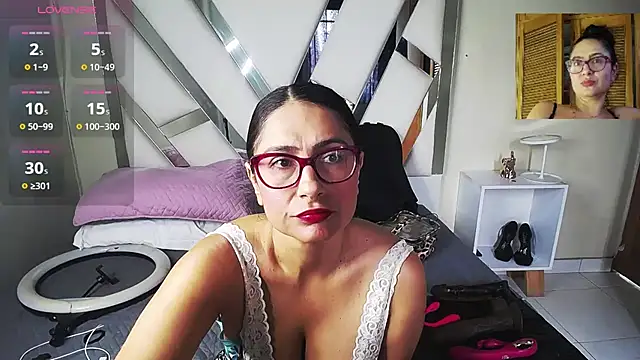 marilynetthan online show from July 31, 2026, 2:15 pm
