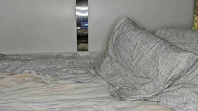 denlover1 online show from January 30, 2025, 7:37 pm