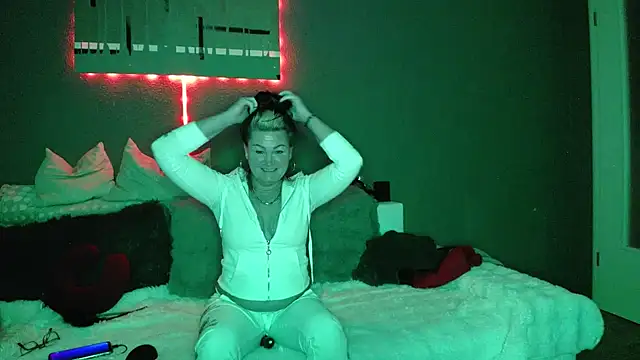 Missnikita6 online show from January 24, 2025, 5:53 pm