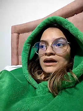 Angie Pirss online show from October 10, 2025, 9:48 pm