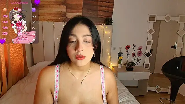 Alyssapark online show from June 17, 2026, 6:51 pm