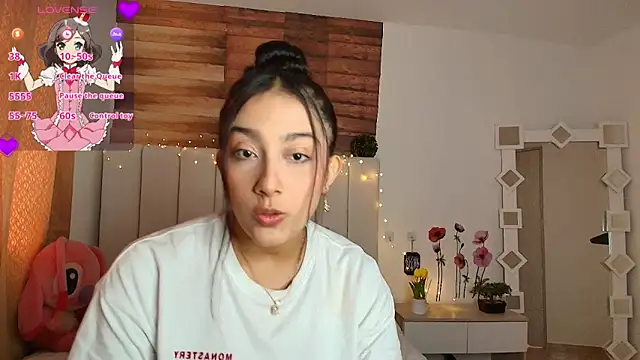 Alyssapark online show from June 16, 2026, 7:36 pm