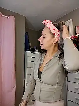 Snapshot of lexybabyxo chatting on February 19, 2026, 12:24 pm lexybabyxo online show from February 19, 2026, 12:24 pm