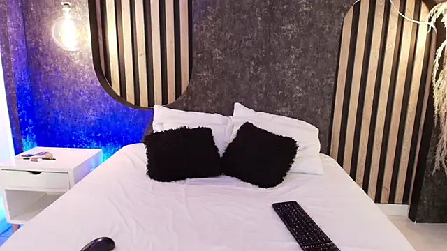 miss10 antonella online show from September 18, 2025, 12:19 pm