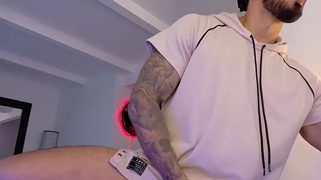 tony muscle online show from September 27, 2025, 10:38 pm