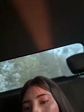 AhriCutte online show from February 27, 2025, 5:16 pm