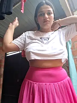 girl milk1 online show from February 8, 2026, 4:05 pm