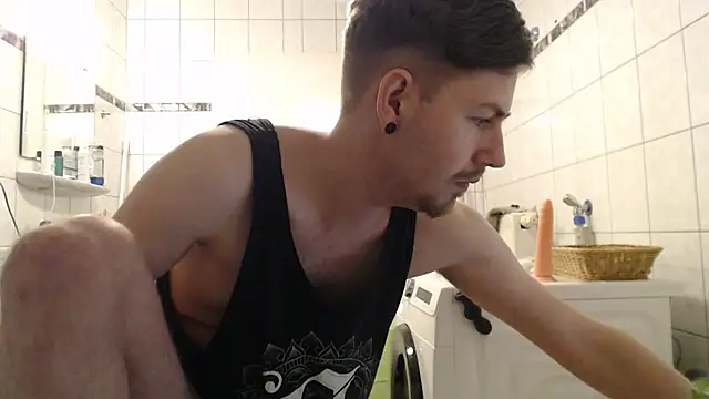 Snapshot of jonny-bisexual chatting on December 29, 2024, 9:52 pm jonny-bisexual online show from December 29, 2024, 9:52 pm