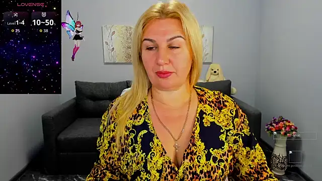 Lili Crossi online show from September 26, 2025, 5:47 am