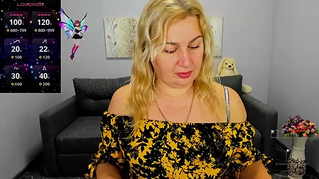 Lili Crossi online show from October 7, 2025, 5:30 am