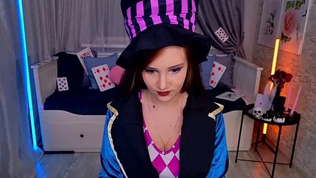 StellaGloww online show from October 31, 2025, 4:25 pm