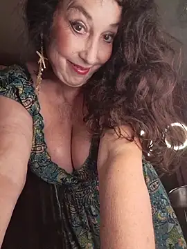 GypsyEsmeralda online show from June 17, 2026, 7:41 am