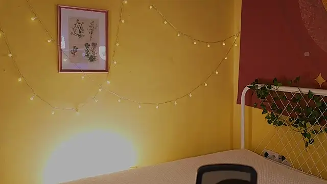 cherry lea online show from September 14, 2025, 12:27 pm