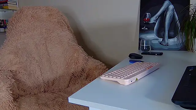 Jules Queen online show from September 17, 2025, 4:58 am