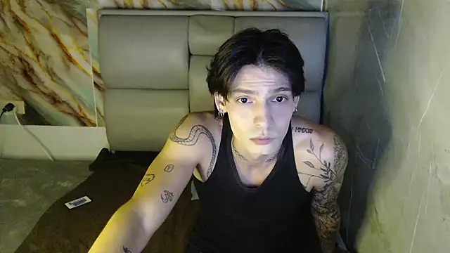 Apolo Hidalgo01 online show from October 10, 2025, 10:32 pm