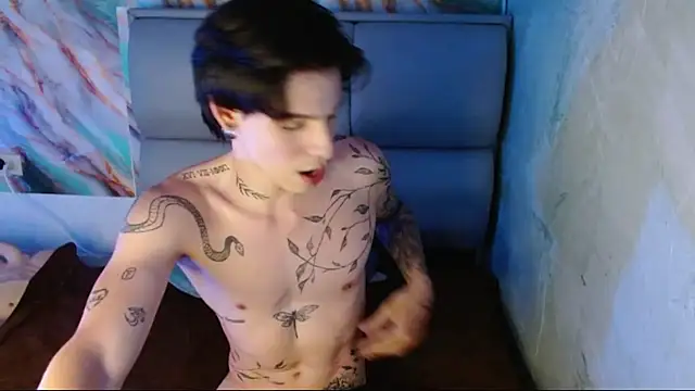 Apolo Hidalgo01 online show from September 17, 2025, 7:16 pm