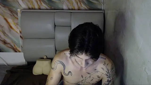 Apolo Hidalgo01 online show from October 9, 2025, 10:10 pm