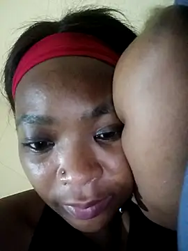 NunuBerry16 online show from October 5, 2025, 7:04 pm