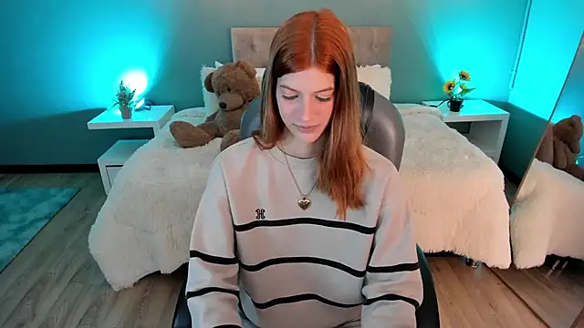 Nora Vennucci online show from November 4, 2025, 7:28 pm