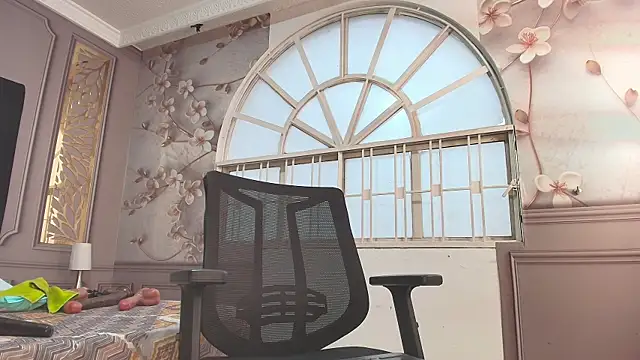 mature bigass   online show from December 4, 2025, 12:15 pm