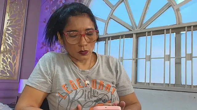 mature bigass   online show from December 3, 2025, 11:42 am