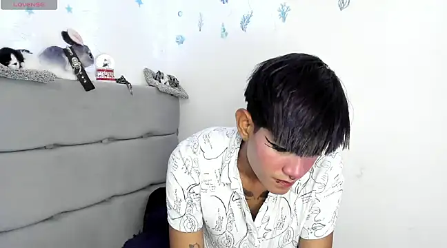 andrew uwu  online show from January 13, 2025, 10:35 pm