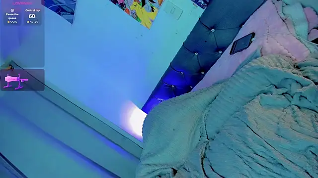 pinkscreens online show from October 10, 2025, 7:53 am