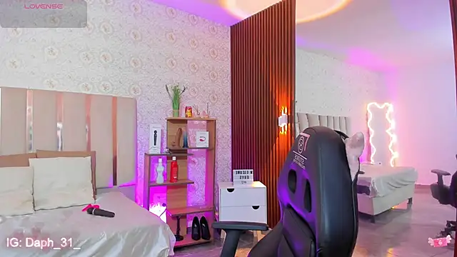 Daphnne tay online show from October 9, 2025, 3:18 am