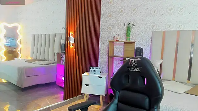 Daphnne tay online show from September 17, 2025, 3:08 am