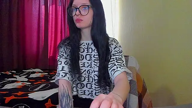 Hi Kitti online show from March 13, 2025, 5:11 am