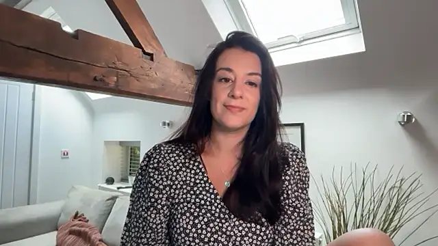 flatwhite0 online show from June 9, 2026, 8:15 am