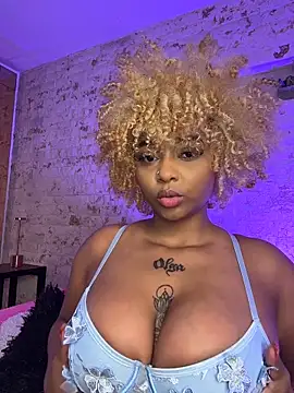 Snapshot of pamela_west chatting on February 19, 2026, 8:06 pm pamela west online show from February 19, 2026, 8:06 pm