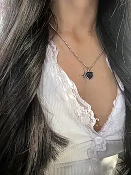 Amy Kiitty  online show from June 19, 2026, 1:39 pm
