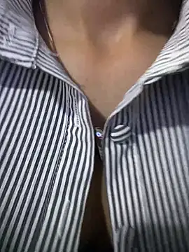 Amy Kiitty  online show from August 3, 2026, 2:56 pm