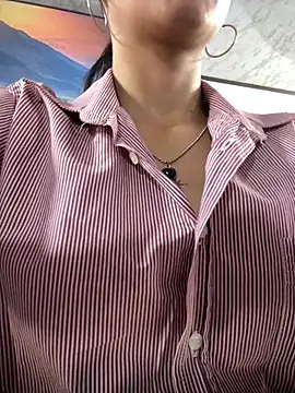 Amy Kiitty  online show from April 30, 2026, 1:40 pm