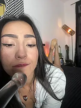 Amy Kiitty  online show from July 20, 2026, 9:50 pm