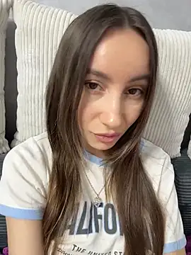 viviandaimond1 online show from December 16, 2025, 9:19 pm