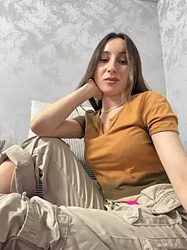 viviandaimond1 online show from January 11, 2026, 9:22 pm