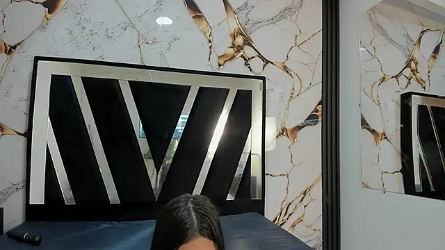 KarinaSimonz online show from November 5, 2025, 7:39 pm