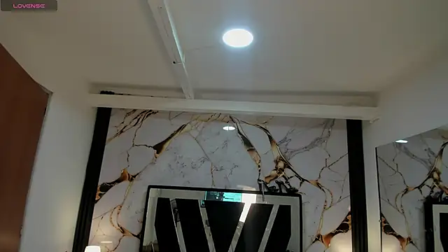 KarinaSimonz online show from September 16, 2025, 7:59 pm