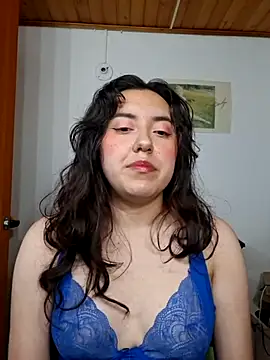 Emi chik online show from July 3, 2026, 4:41 am