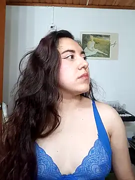 Emi chik online show from September 21, 2025, 10:53 am