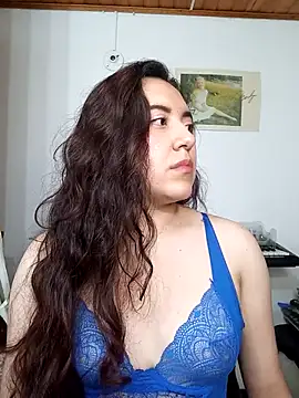 Emi chik online show from September 20, 2025, 10:42 am